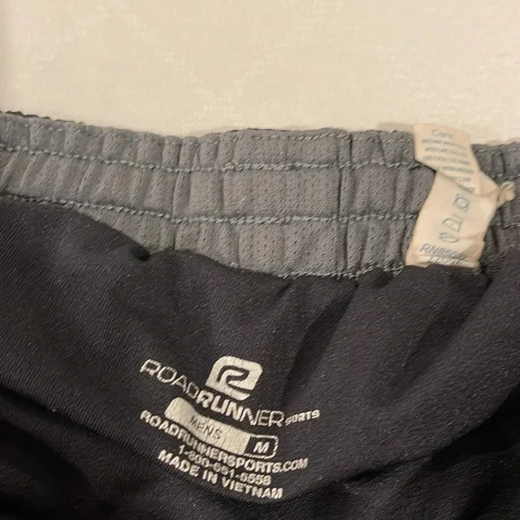 Road Runner men’s lined running shorts medium EUC - Picture 3 of 4